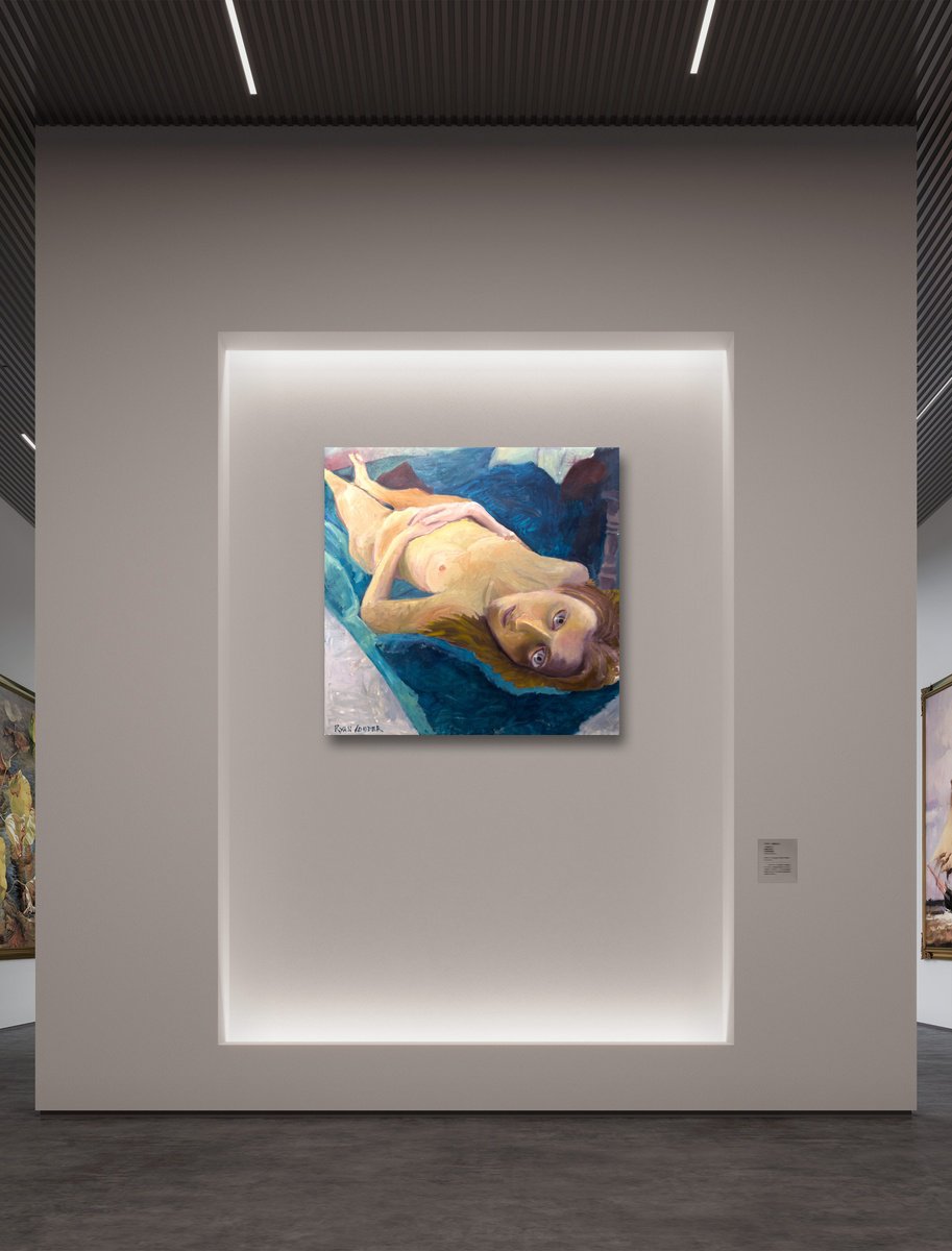 Zomer Nude On Blue Velvet - in-context-home